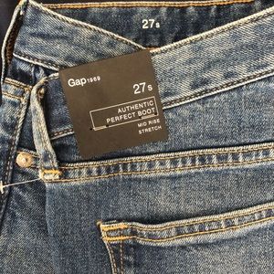NWT Gap Mid Rise Boot Jeans